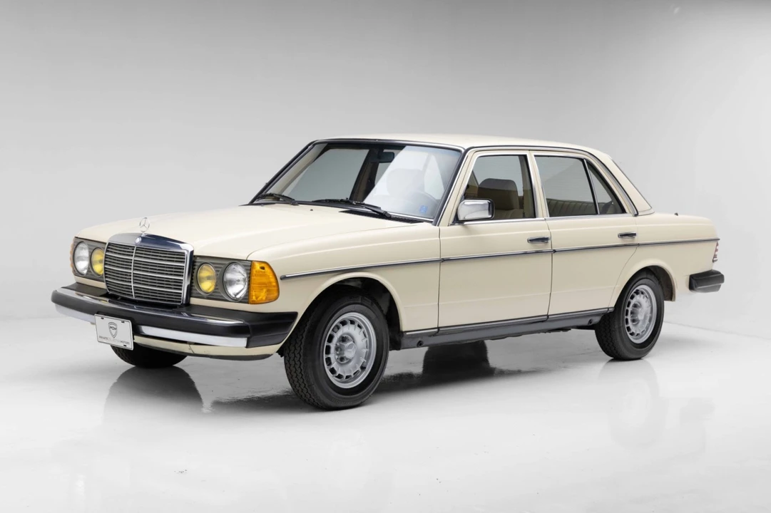 1985 Mercedes-Benz W123 Sedan - Image 9 of 31