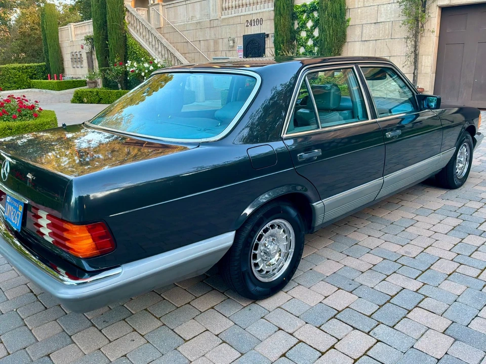 1985 Mercedes-Benz W126 S-Class Sedan - Image 12 of 21