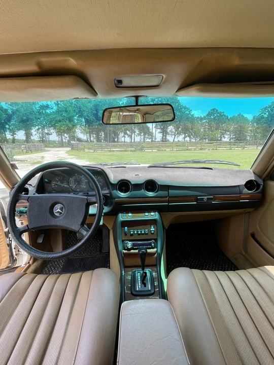 1985 Mercedes-Benz W124 E-Class - Image 11 of 20