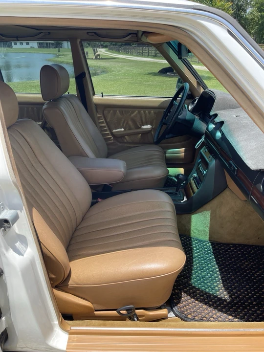 1985 Mercedes-Benz W124 E-Class - Image 16 of 20