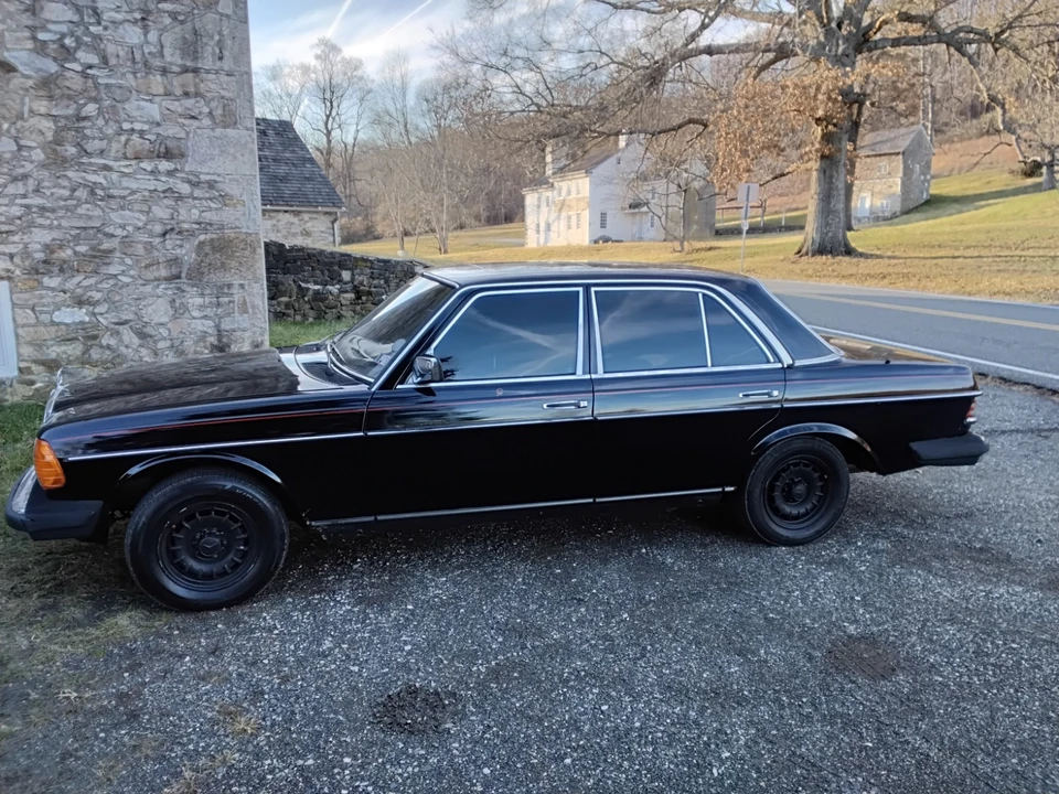 1985 Mercedes-Benz W124 E-Class - Image 9 of 18