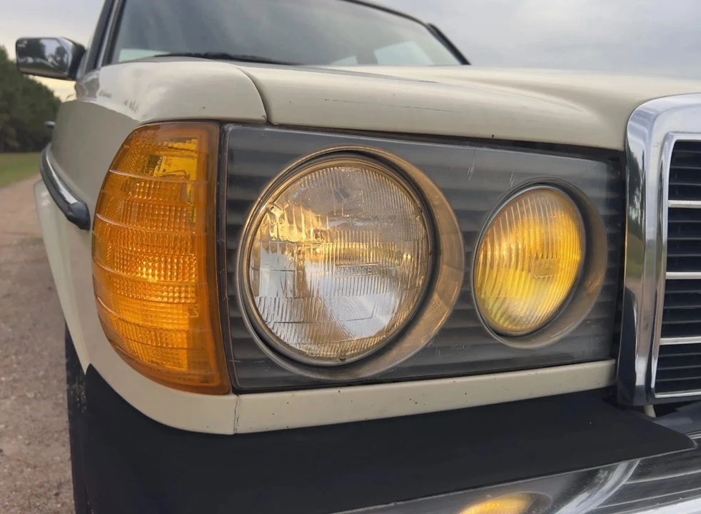 1985 Mercedes-Benz W124 E-Class - Image 11 of 21
