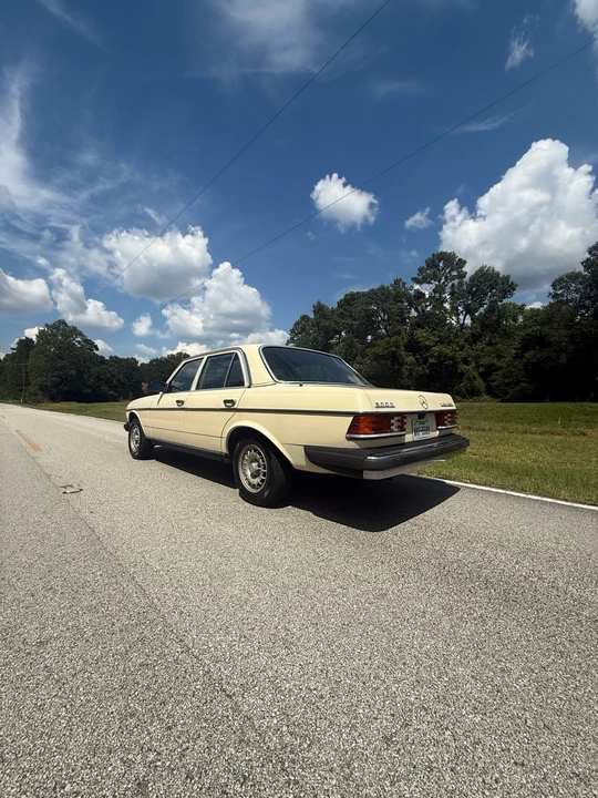 1985 Mercedes-Benz W124 E-Class - Image 3 of 21