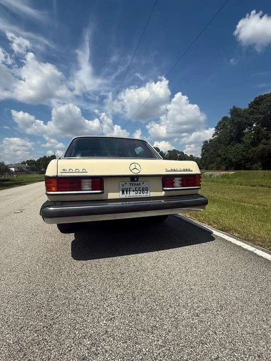 1985 Mercedes-Benz W124 E-Class - Image 4 of 21