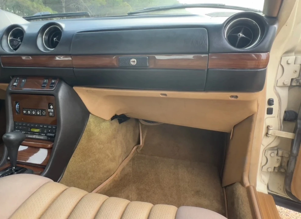 1985 Mercedes-Benz W124 E-Class - Image 15 of 21