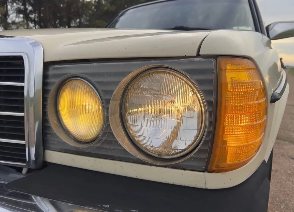 1985 Mercedes-Benz W124 E-Class - Image 12 of 21