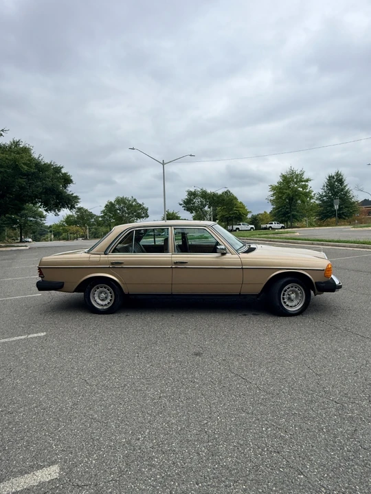 1985 Mercedes-Benz W124 E-Class - Image 10 of 31