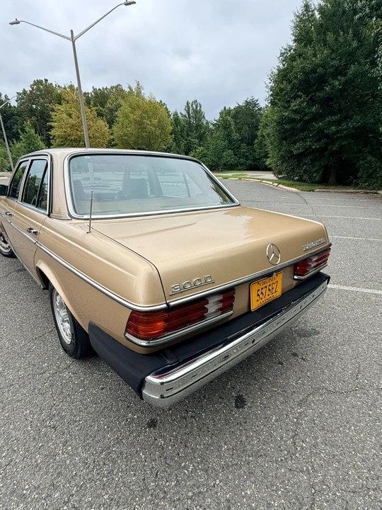 1985 Mercedes-Benz W124 E-Class - Image 14 of 31
