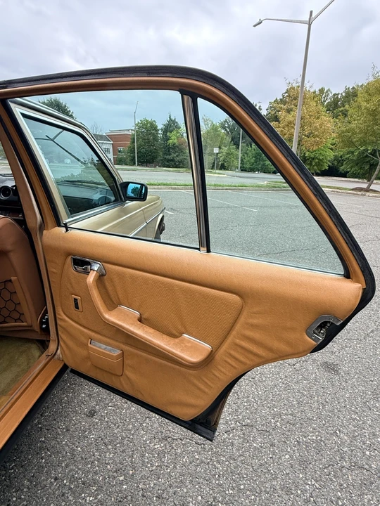 1985 Mercedes-Benz W124 E-Class - Image 31 of 31