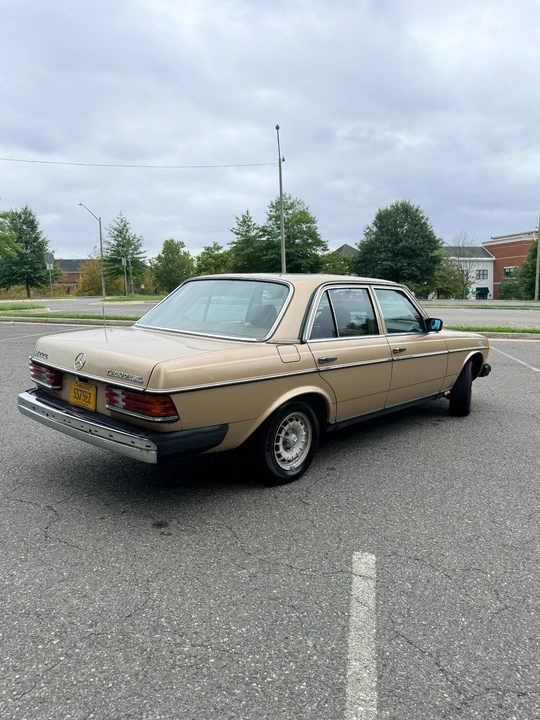 1985 Mercedes-Benz W124 E-Class - Image 11 of 31