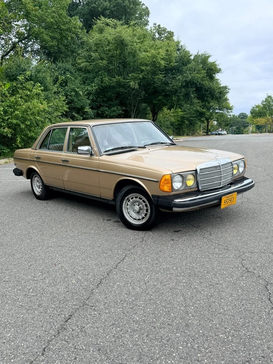 1985 Mercedes-Benz W124 E-Class - Image 2 of 31