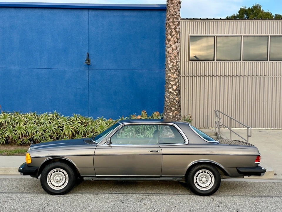 1985 Mercedes-Benz R107 SL-Class - Image 14 of 21
