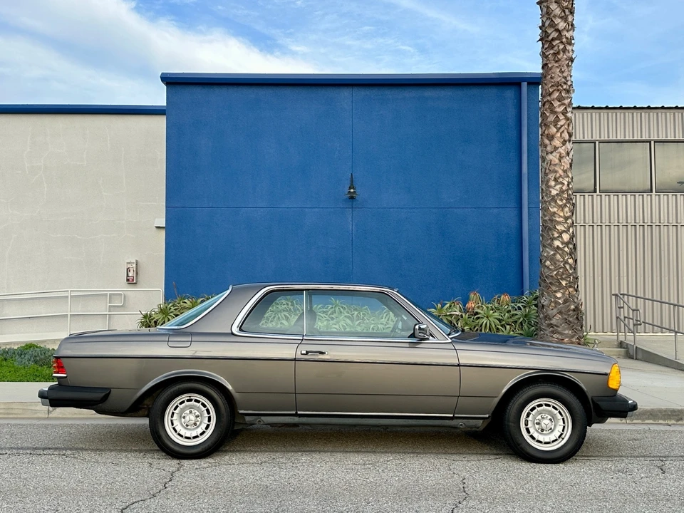 1985 Mercedes-Benz R107 SL-Class - Image 13 of 21
