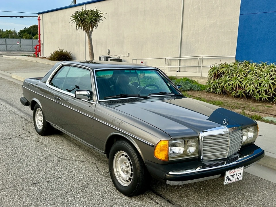 1985 Mercedes-Benz R107 SL-Class - Image 4 of 21