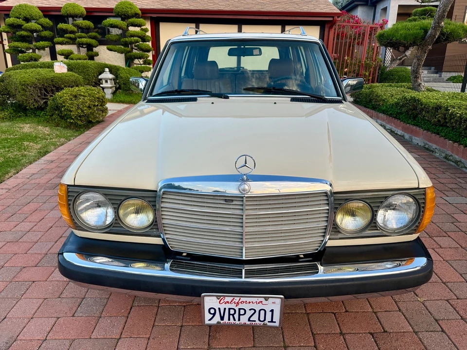 1985 Mercedes-Benz R107 SL-Class - Image 3 of 21