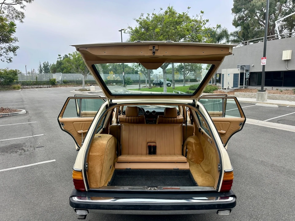 1985 Mercedes-Benz R107 SL-Class - Image 17 of 21