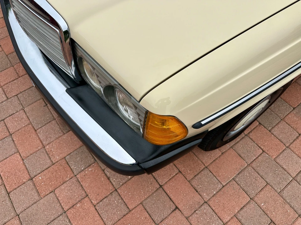 1985 Mercedes-Benz R107 SL-Class - Image 19 of 21