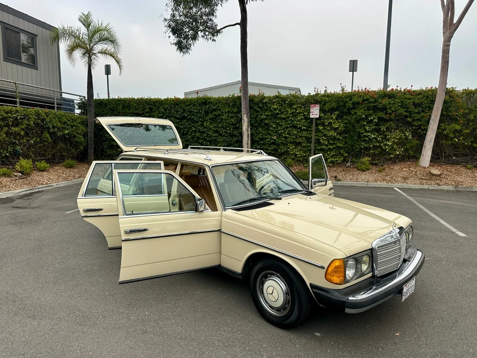 1985 Mercedes-Benz R107 SL-Class - Image 13 of 21