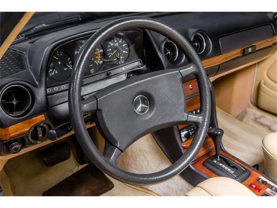 1985 Mercedes-Benz 190E - Image 22 of 31