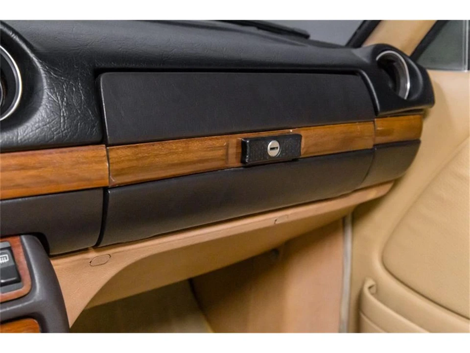 1985 Mercedes-Benz 190E - Image 27 of 31