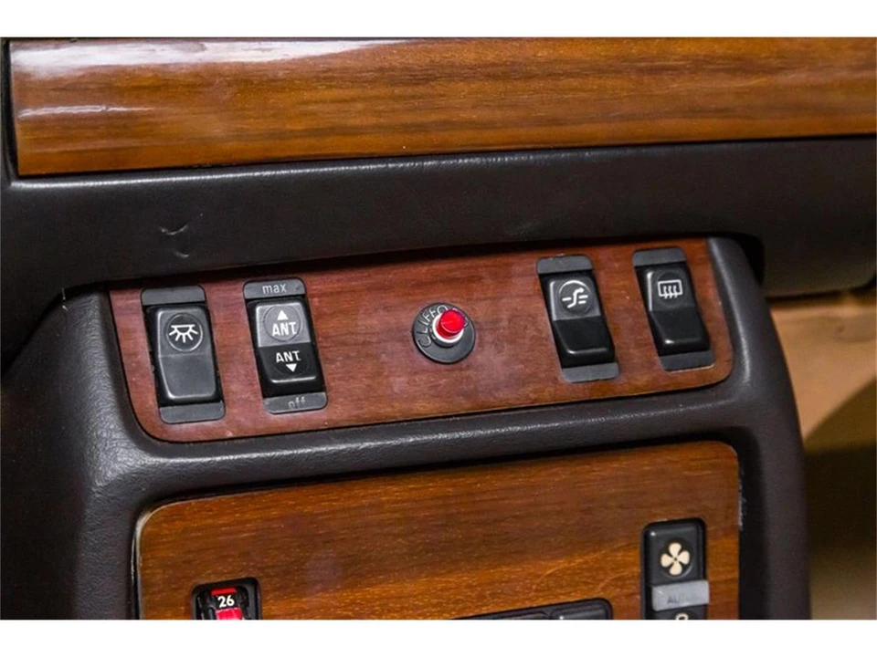 1985 Mercedes-Benz 190E - Image 24 of 31