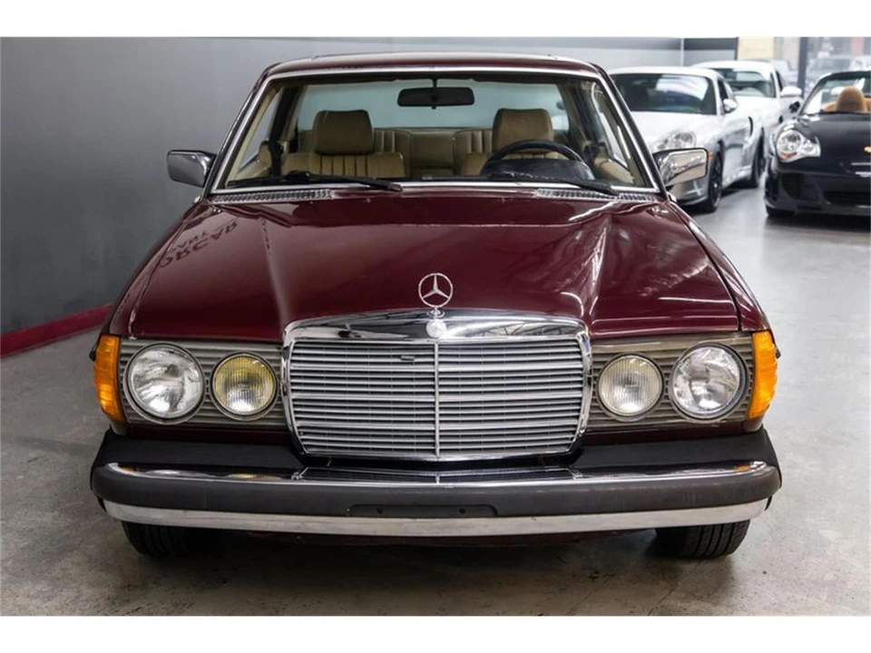 1985 Mercedes-Benz 190E - Image 12 of 31