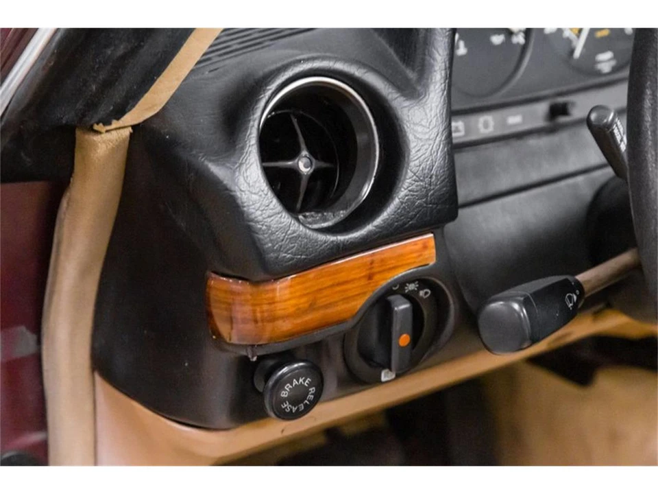 1985 Mercedes-Benz 190E - Image 20 of 31