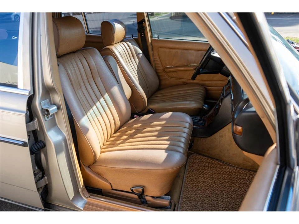 1985 Mercedes-Benz W124 E-Class - Image 20 of 25