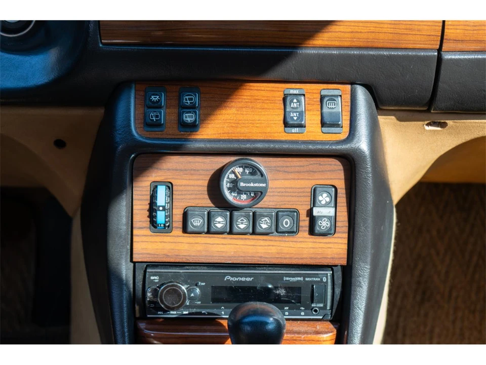 1985 Mercedes-Benz W124 E-Class - Image 16 of 25