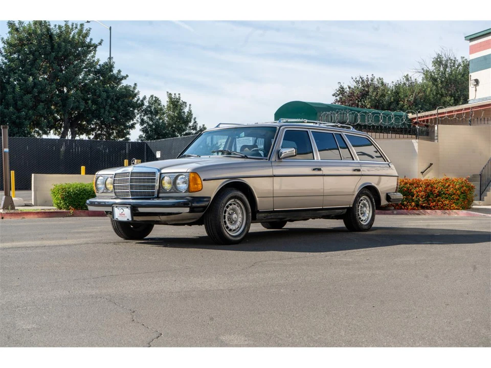 1985 Mercedes-Benz W124 E-Class - Image 3 of 25