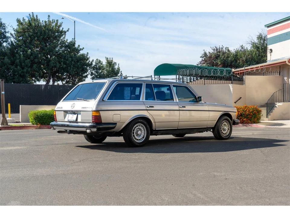 1985 Mercedes-Benz W124 E-Class - Image 7 of 25