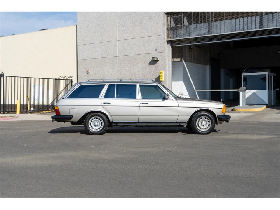 1985 Mercedes-Benz W124 E-Class - Image 8 of 25