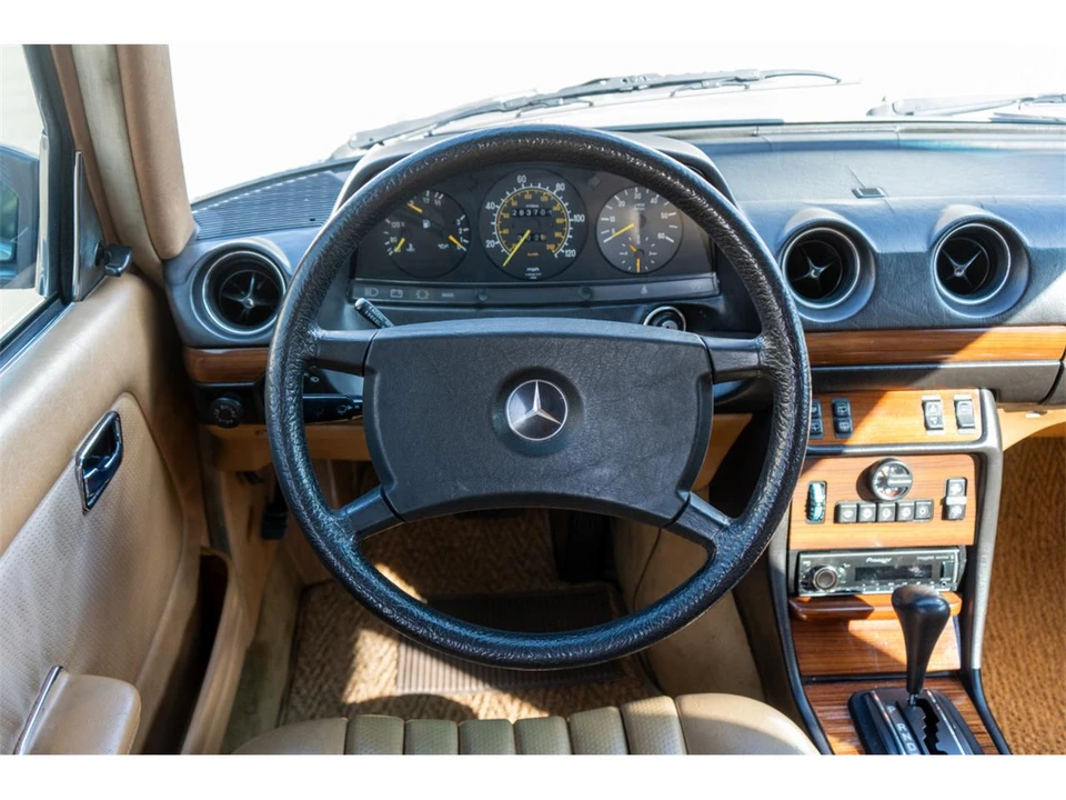 1985 Mercedes-Benz W124 E-Class - Image 14 of 25
