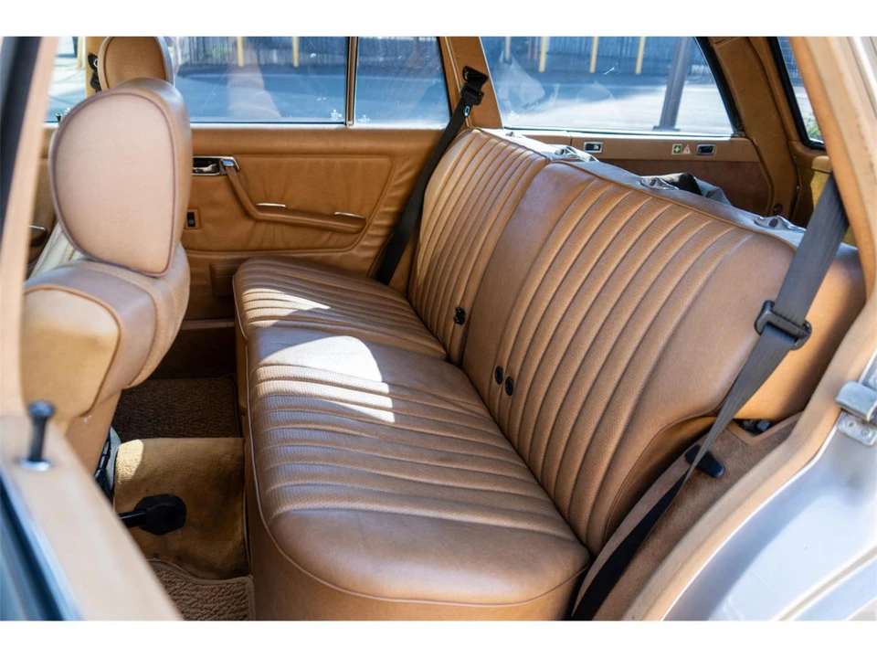 1985 Mercedes-Benz W124 E-Class - Image 13 of 25