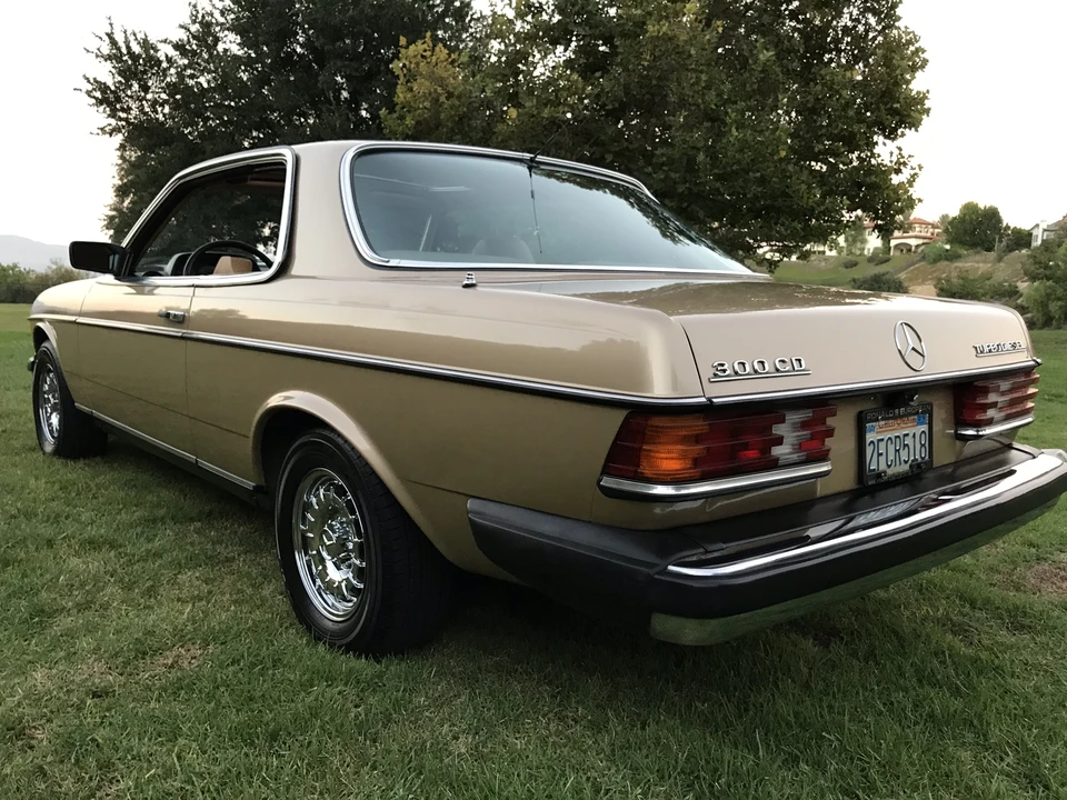 1985 Mercedes-Benz W123 Coupe (C123) - Image 15 of 31