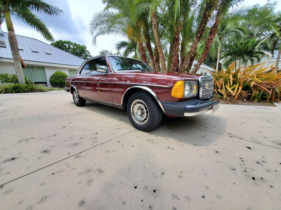 1985 Mercedes-Benz W123 Coupe (C123) - Image 2 of 31