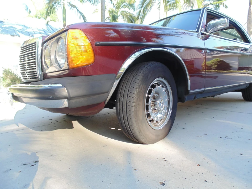 1985 Mercedes-Benz W123 Coupe (C123) - Image 22 of 31