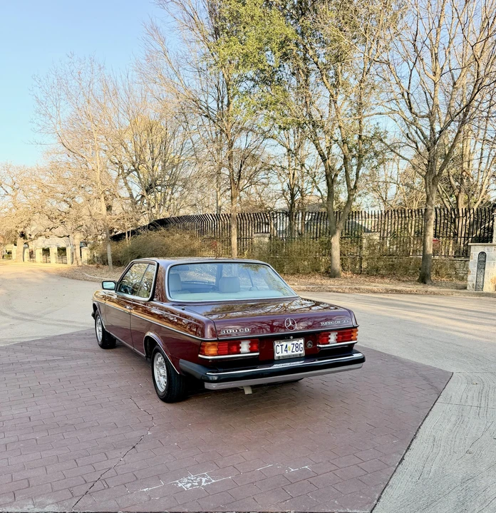 1985 Mercedes-Benz W123 Coupe (C123) - Image 12 of 31