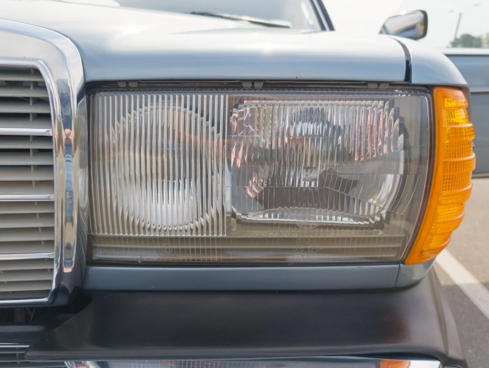 1985 Mercedes-Benz W123 Coupe (C123) - Image 29 of 31