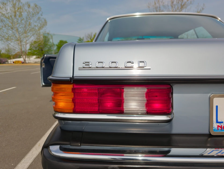1985 Mercedes-Benz W123 Coupe (C123) - Image 30 of 31