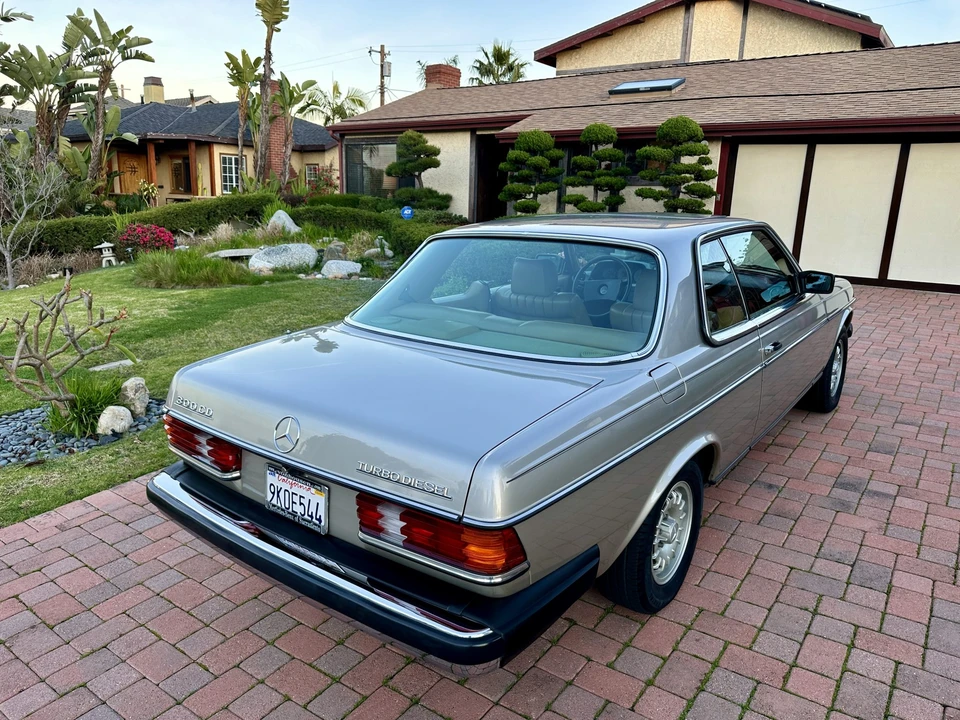 1985 Mercedes-Benz W123 Coupe (C123) - Image 30 of 31