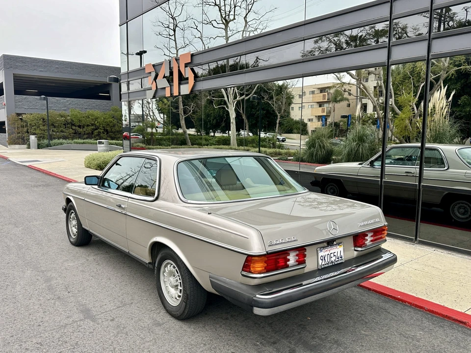1985 Mercedes-Benz W123 Coupe (C123) - Image 8 of 31