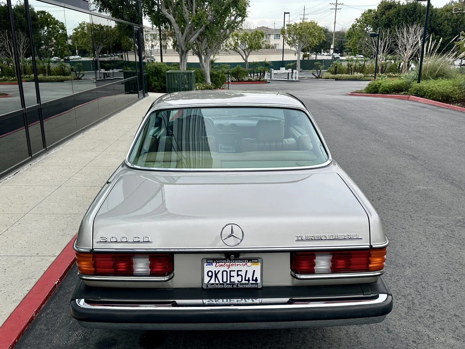 1985 Mercedes-Benz W123 Coupe (C123) - Image 10 of 31