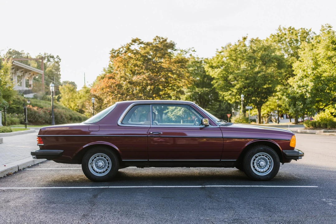 1985 Mercedes-Benz W123 Coupe (C123) - Image 10 of 31