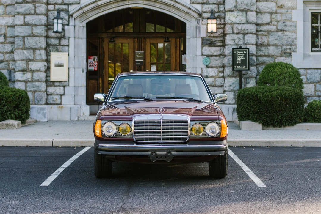 1985 Mercedes-Benz W123 Coupe (C123) - Image 2 of 31
