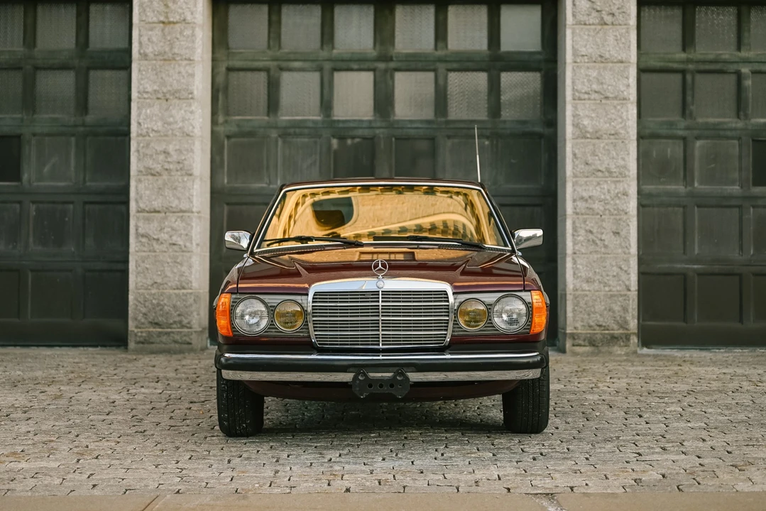 1985 Mercedes-Benz W123 Coupe (C123) - Image 2 of 31