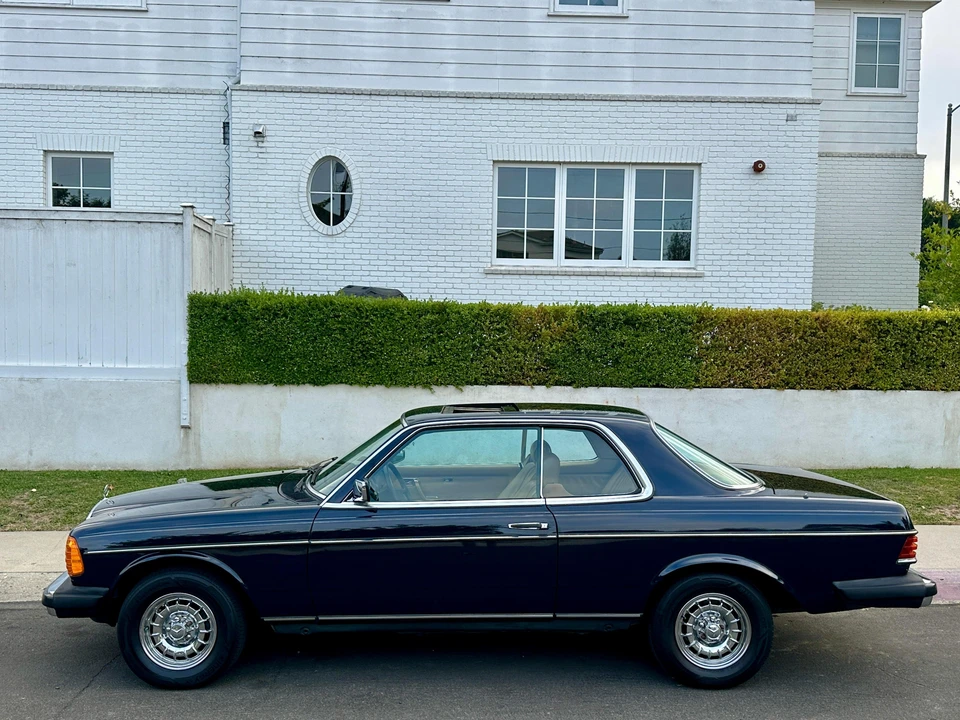 1985 Mercedes-Benz W124 E-Class - Image 17 of 31