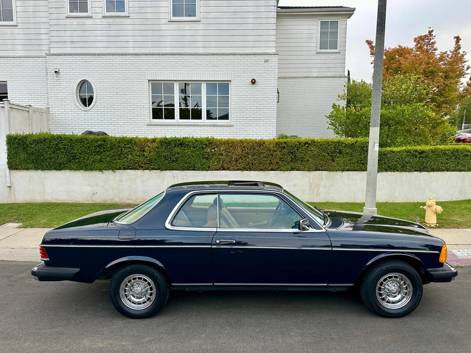 1985 Mercedes-Benz W124 E-Class - Image 28 of 31