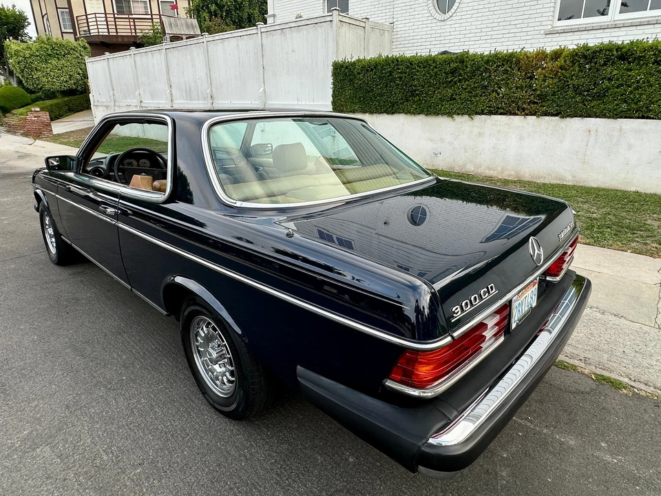 1985 Mercedes-Benz W124 E-Class - Image 21 of 31