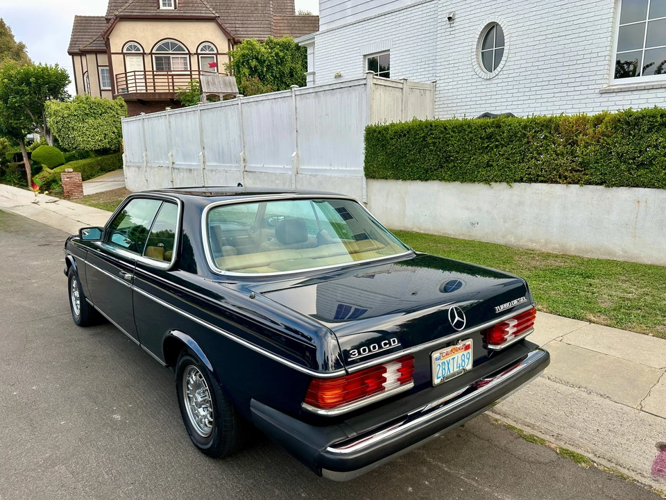1985 Mercedes-Benz W124 E-Class - Image 19 of 31